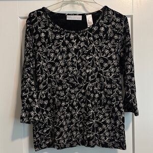 First Issue Liz Claiborne Black and White Floral 3/4 Sleeve Top